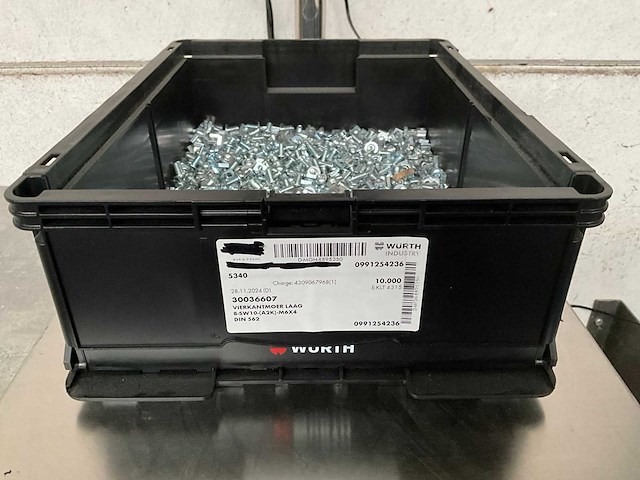 Würth 11.16 kg vierkantmoer laag m6 x 4 in stapelbare bak - afbeelding 1 van  5