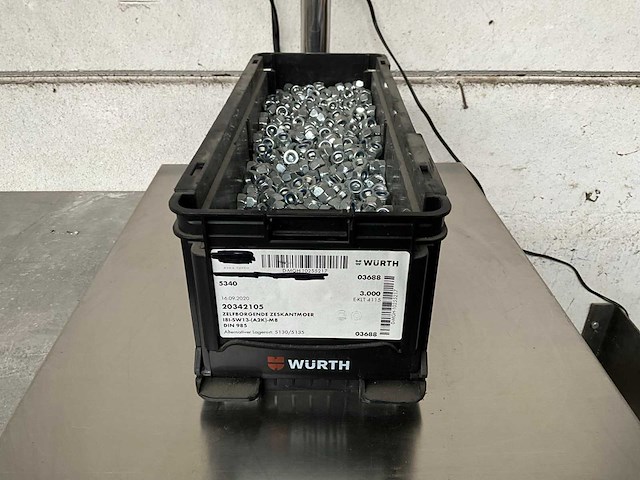 Würth 11.98 kg zelfborgende zeskantmoer m8 in stapelbare bak - afbeelding 1 van  5
