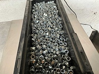 Würth 11.98 kg zelfborgende zeskantmoer m8 in stapelbare bak - afbeelding 3 van  5