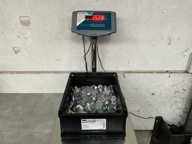 Würth 15.28 kg carrosseriering 4 x 30 x 1,5 in stapelbare bak - afbeelding 2 van  5