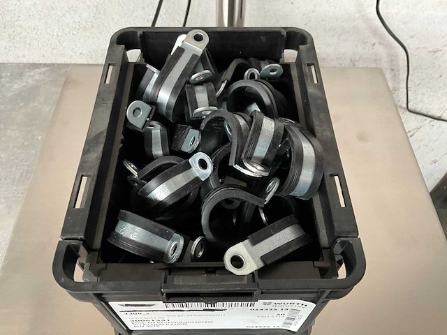 Würth 1.72 kg buis- en bevestigingsklem in stapelbare bak - afbeelding 2 van  5