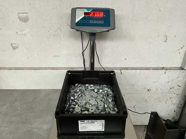 Würth 21.68 kg carrosseriering 4 x 30 x 1,5 in stapelbare bak - afbeelding 2 van  5