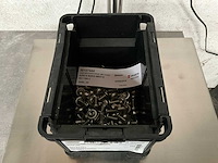 Würth 2.55 kg lage bolkopschroef met flens m8 x 16 in stapelbare bak - afbeelding 2 van  5