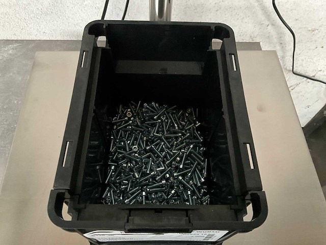 Würth 2.79 kg cilinderschroef m4 x 16 in stapelbare bak - afbeelding 2 van  5
