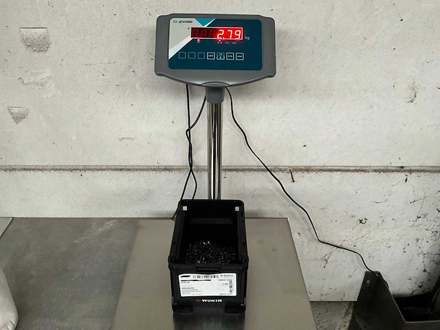 Würth 2.79 kg cilinderschroef m4 x 16 in stapelbare bak - afbeelding 3 van  5