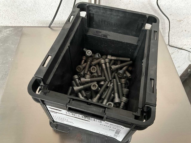 Würth 3.06 kg cilinderschroef in stapelbare bak - afbeelding 2 van  5