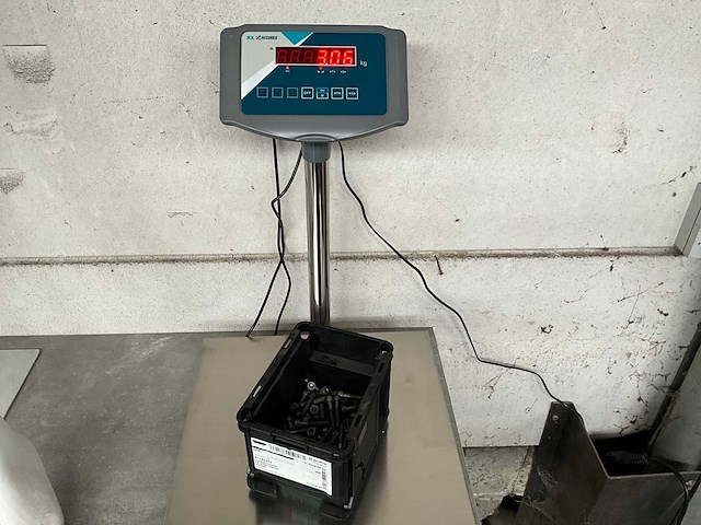 Würth 3.06 kg cilinderschroef in stapelbare bak - afbeelding 3 van  5