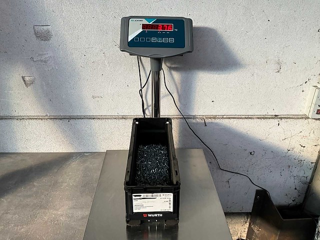 Würth 3.76 kg plaatschroef cilinderkop 3,9 x 16 in stapelbare bak - afbeelding 2 van  5