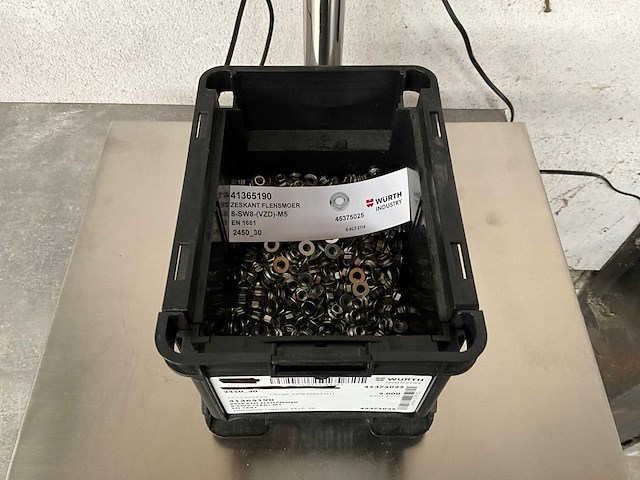 Würth 3.90 kg zeskant flensmoer m5 in stapelbare bak - afbeelding 2 van  5
