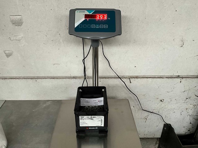 Würth 3.93 kg cilinderschroef m4 x 10 in stapelbare bak - afbeelding 3 van  5