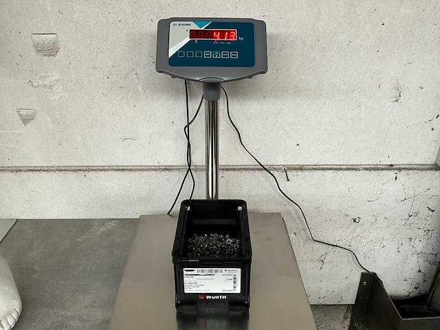 Würth 4.13 kg zeskant flensmoer m5 in stapelbare bak - afbeelding 3 van  5