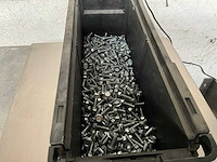 Würth 4.33 kg zeskant schroef met flens m6 x 20 in stapelbare bak - afbeelding 3 van  5