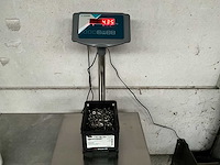 Würth 4.35 kg blindklinkmoer platbolkop in stapelbare bak - afbeelding 3 van  5