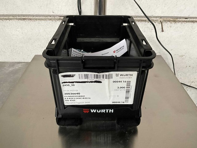Würth 4.35 kg cilinderschroef m4 x 16 in stapelbare bak - afbeelding 1 van  5