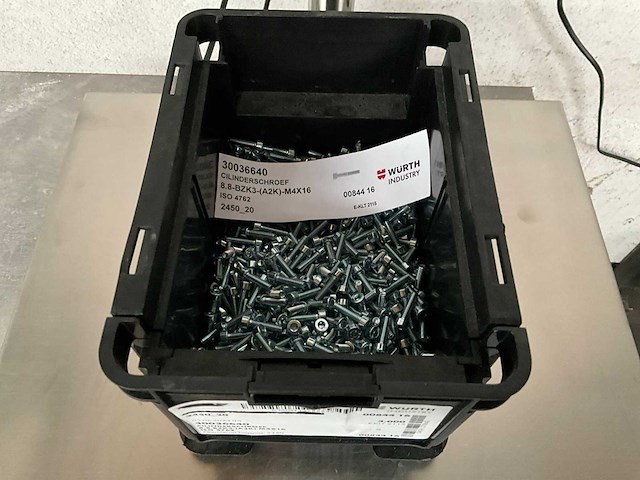 Würth 4.35 kg cilinderschroef m4 x 16 in stapelbare bak - afbeelding 2 van  5