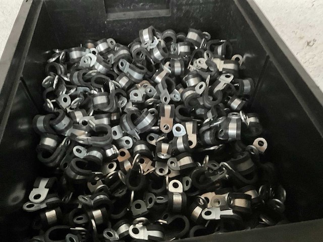 Würth 4.37 kg buis- en bevestigingsklem in stapelbare bak - afbeelding 3 van  6