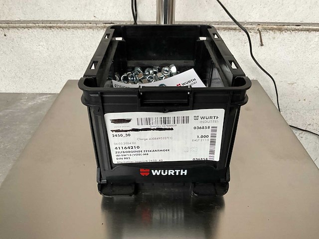 Würth 4.46 kg zelfborgende zeskantmoer m8 in stapelbare bak - afbeelding 1 van  5