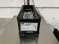 Würth 4.62 kg blindklinkmoer platbolkop 9- m8 in stapelbare bak - afbeelding 1 van  5
