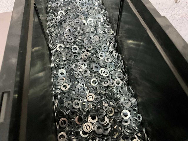 Würth 4.81 kg sluitring d6,4 in stapelbare bak - afbeelding 3 van  5