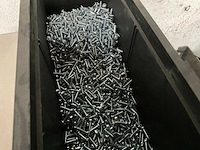 Würth 4.82 kg plaatschroef cilinderkop 3,9 x 16 in stapelbare bak - afbeelding 3 van  5