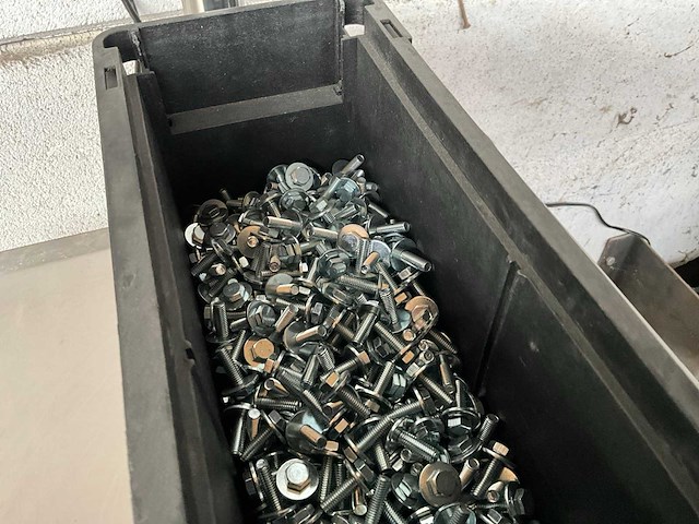 Würth 5.09 kg zeskanttapbout m6 x 20 in stapelbare bak - afbeelding 4 van  6