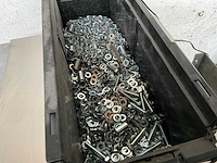 Würth 5.23 kg mix bak met o.a. ringen, bouten en blindklinkmoeren in stapelbare bak - afbeelding 3 van  5