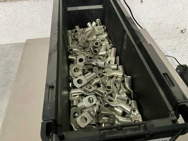 Würth 5.64 kg krimp-kabeloog m10x35 in stapelbare bak - afbeelding 3 van  5