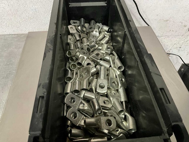 Würth 5.70 kg krimp-kabeloog m10x50 in stapelbare bak - afbeelding 3 van  5