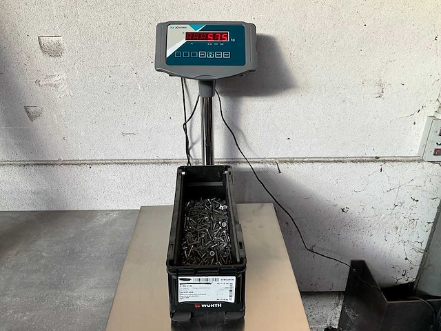 Würth 5.75 kg draadvormende schroef m6 x 30 in stapelbare bak - afbeelding 2 van  5