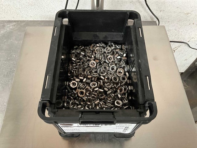 Würth 5.85 kg lage zeskantmoer m8 in stapelbare bak - afbeelding 2 van  5