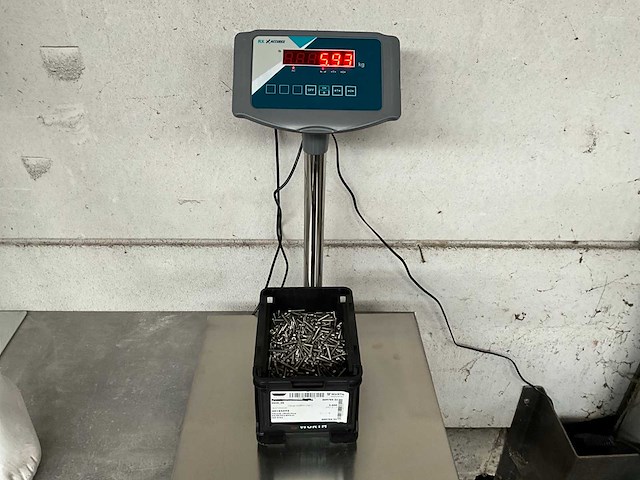 Würth 5.93 kg schroef cilinderkop m4 x 25 in stapelbare bak - afbeelding 3 van  5