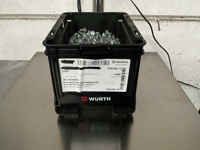 Würth 6.55 kg flensbout met vertanding ripp m6 x 12 in stapelbare bak - afbeelding 1 van  5