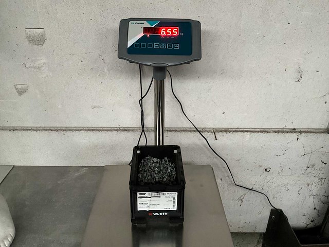 Würth 6.55 kg flensbout met vertanding ripp m6 x 12 in stapelbare bak - afbeelding 3 van  5
