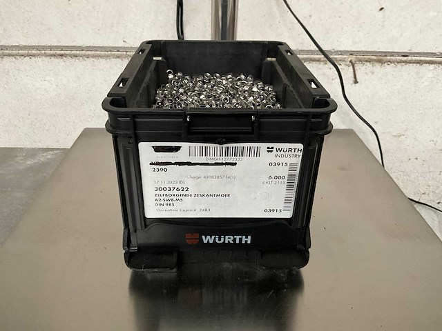 Würth 6.65 kg zelfborgende zeskantmoer m5 in stapelbare bak - afbeelding 1 van  5