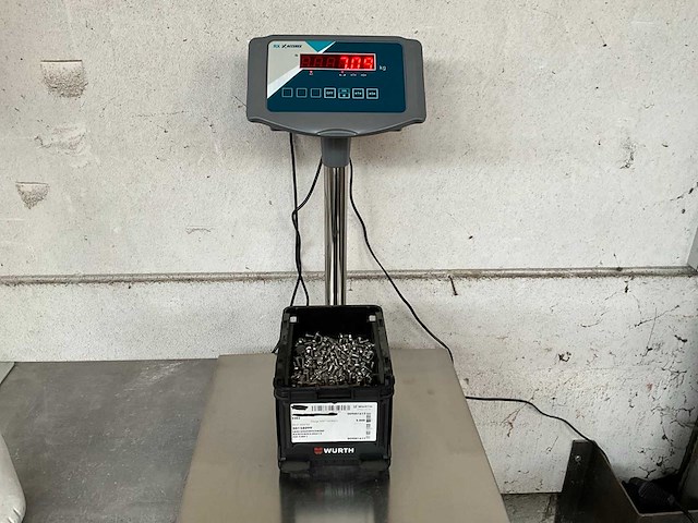 Würth 7.09 kg lage bolkopschroef m6 x 12 in stapelbare bak - afbeelding 3 van  5