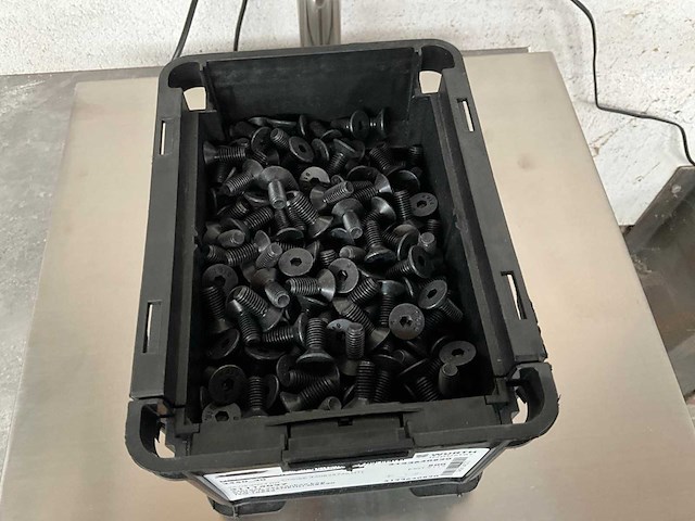 Würth 7.58 kg schroef verzonken kop in stapelbare bak - afbeelding 2 van  5
