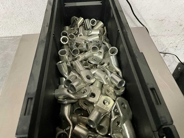 Würth 7.90 kg krimp-kabeloog m10x70 in stapelbare bak - afbeelding 3 van  5