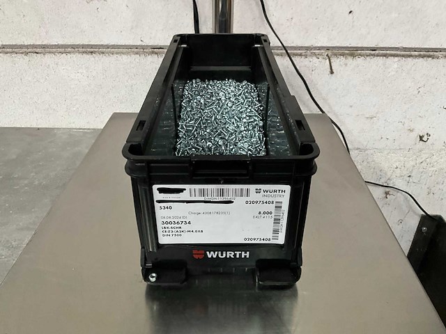 Würth 7.90 kg lbk schroef m4,0 x 8 in stapelbare bak - afbeelding 1 van  5
