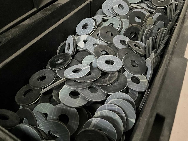 Würth 8,09 kg rubberring zelfklevend aan 1 zijde in 3 stapelbare bakken - afbeelding 3 van  5