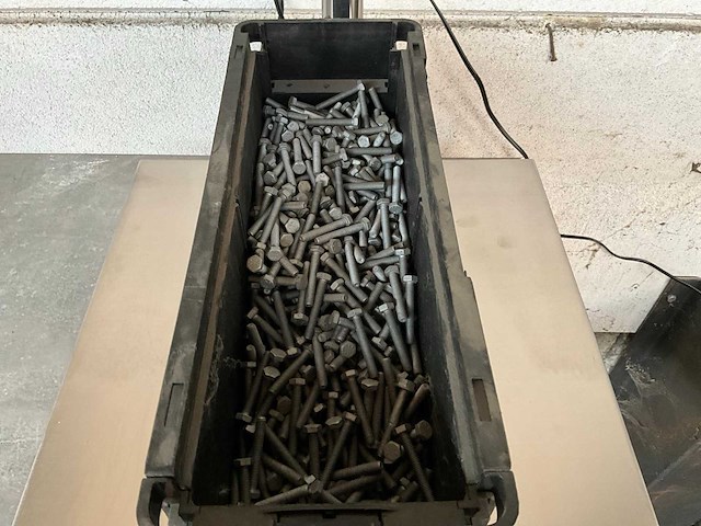 Würth 8.19 kg zeskant tapbout m6 x 40 in stapelbare bak - afbeelding 2 van  5