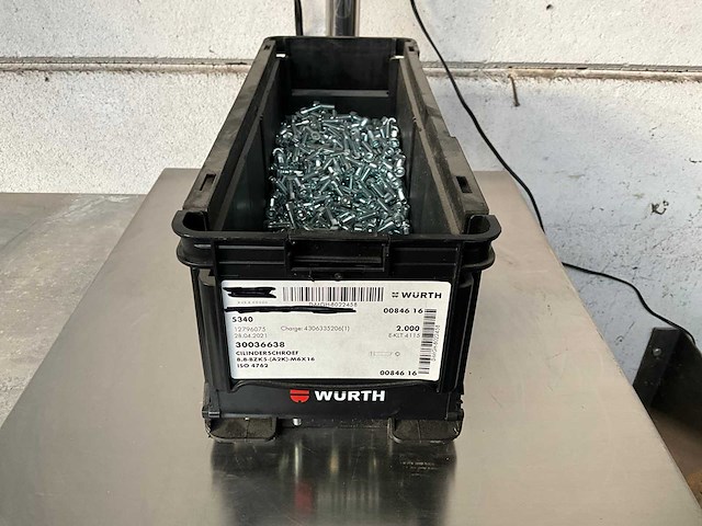 Würth 8.60 kg cilinderschroef m6 x 16 in stapelbare bak - afbeelding 1 van  5