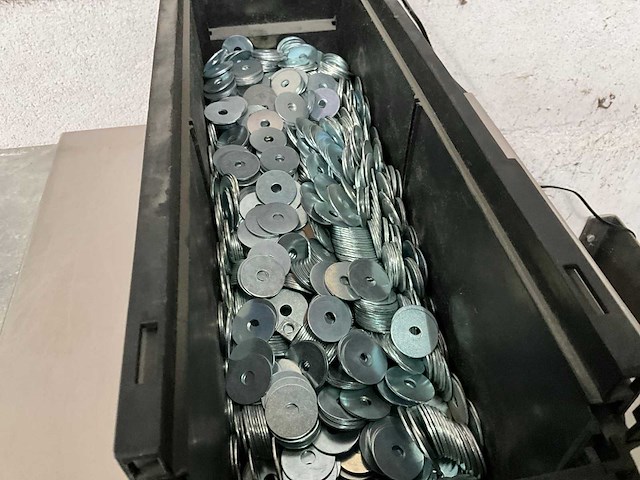 Würth 9.31 kg carrosseriering 4 x 25 x 1,25 in stapelbare bak - afbeelding 3 van  5