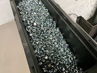 Würth 9.47 kg zelfborgende zeskantmoer m8 in stapelbare bak - afbeelding 3 van  5