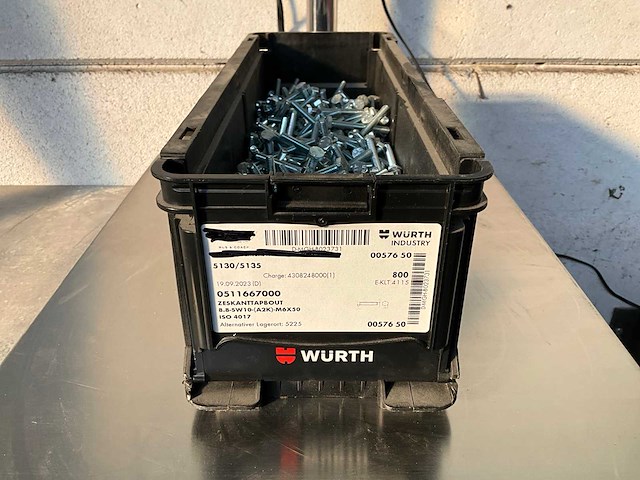 Würth 9.58 kg zeskanttapbout m6 x 50 in stapelbare bak - afbeelding 1 van  5