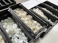 Würth isolatiehuis v-tong male/female diverse maten wit in stapelbare bakken - afbeelding 2 van  10