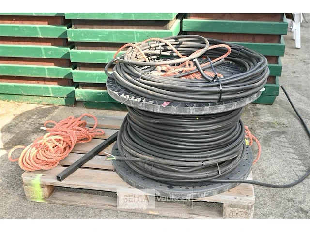 X-meters electriciteitskabel op rol - afbeelding 2 van  4