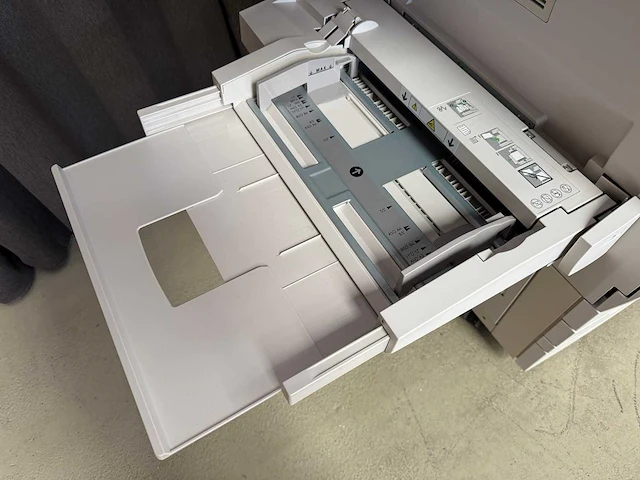 Xerox colour c60 multifunctionele productieprinter + afwerkeenheid - afbeelding 30 van  33