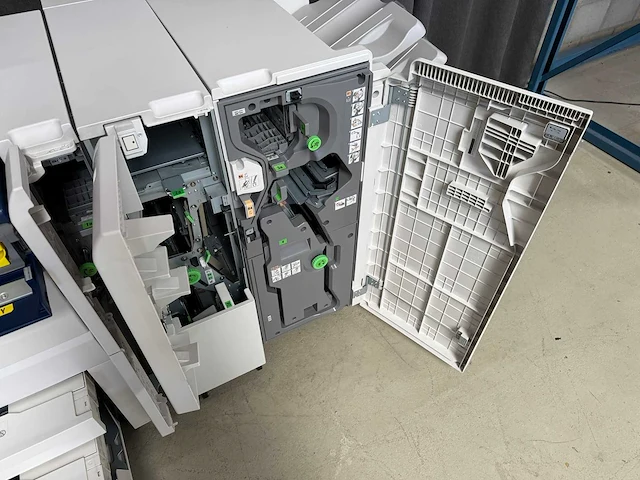 Xerox colour c60 multifunctionele productieprinter + afwerkeenheid - afbeelding 33 van  33