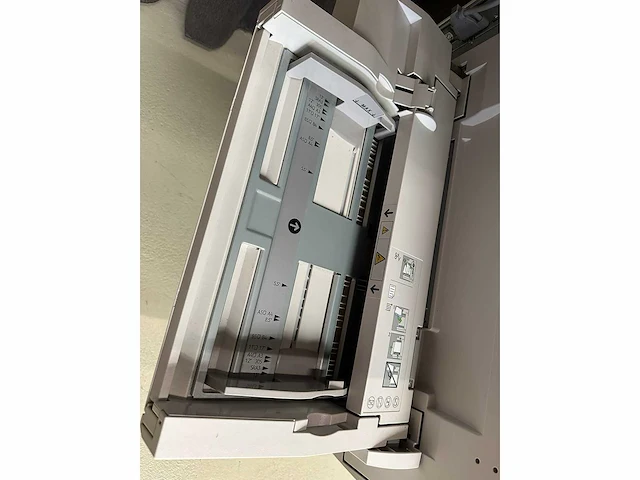Xerox primelink c9070 + boekjes maker - multifunctionele productieprinter - afbeelding 17 van  17