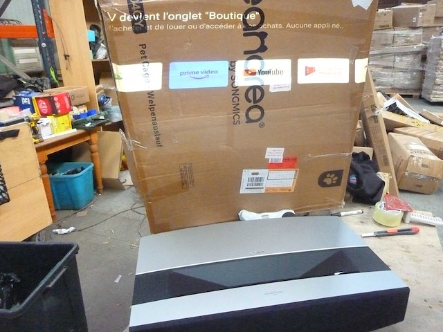 Xgimi aura ultra-short throw laser projector - 4k uhd - afbeelding 3 van  13